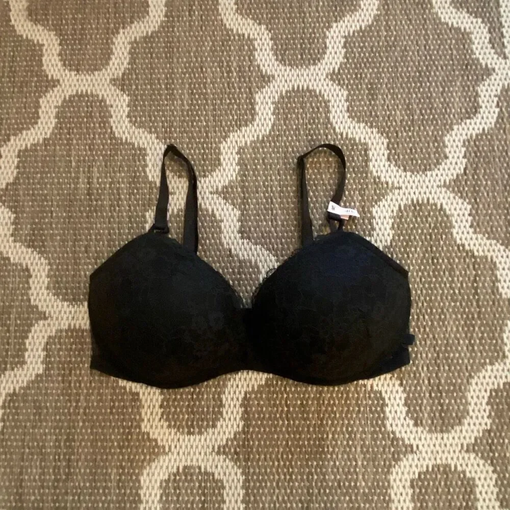 Victoria’s Secret bra padded no wire size 40D